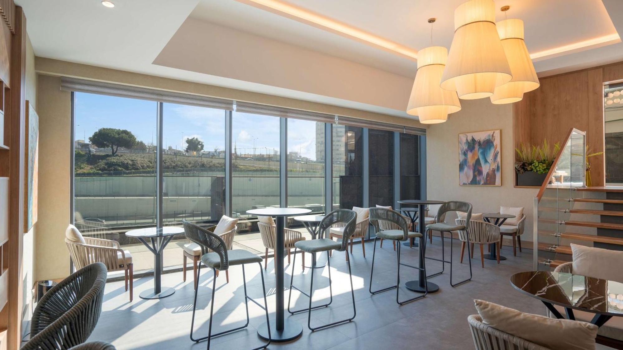 Radisson Hotel Istanbul Merter Ngoại thất bức ảnh